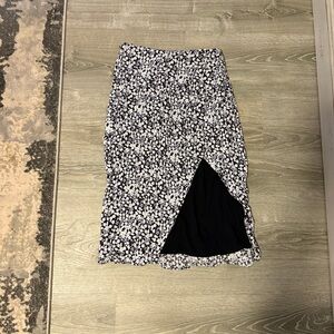 Abercrombie & Fitch Black and White Floral Pencil Skirt
